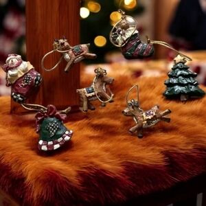 Christmas ornament bundle 7 pieces in excellent condition 3 reindeer bel…